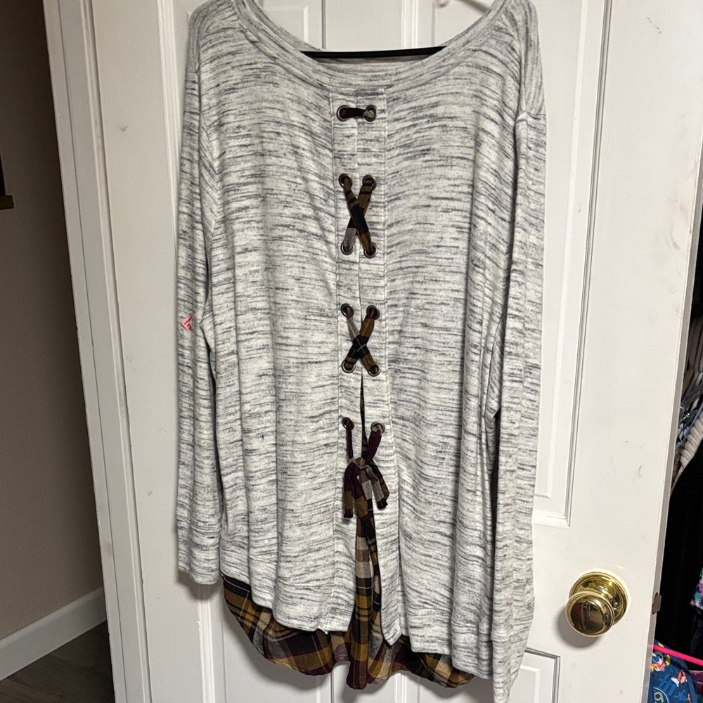 Maurices Gray Heathered Long-Sleeve Tunic with Plaid Hem - Picture 5 of 7